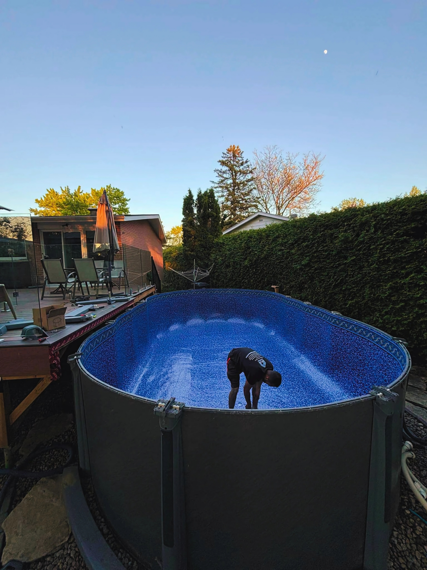 Installation de piscine hors-terre sur la Rive-Sud